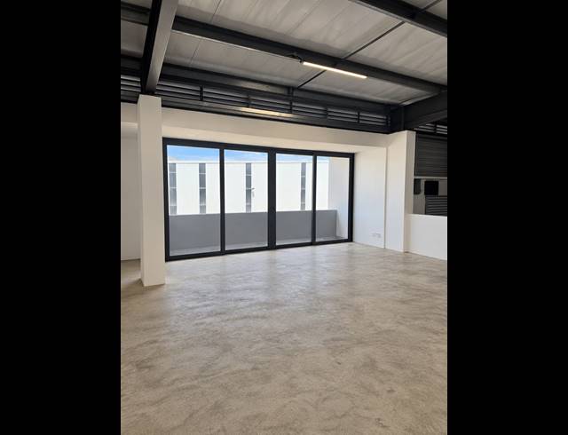 705M² WAREHOUSE TO LET IN BALLITO CENTRAL